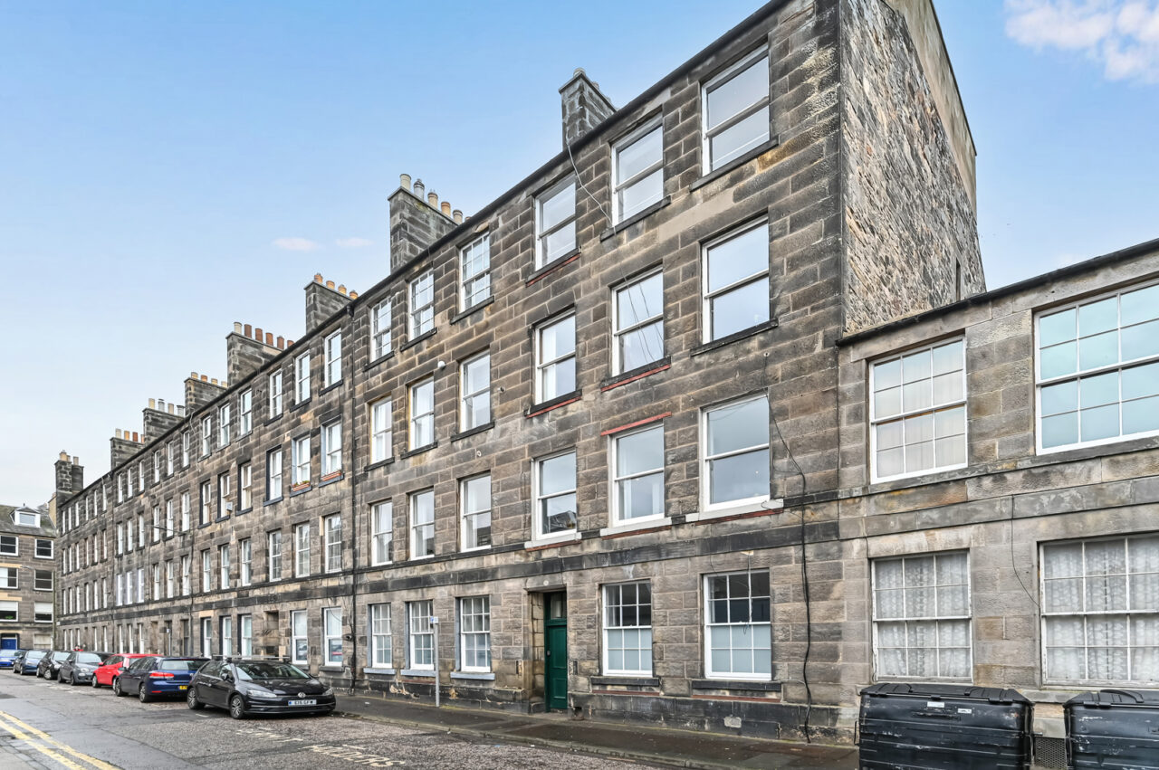 10 (3F1) Kirk Street, EDINBURGH, EH6 5EY