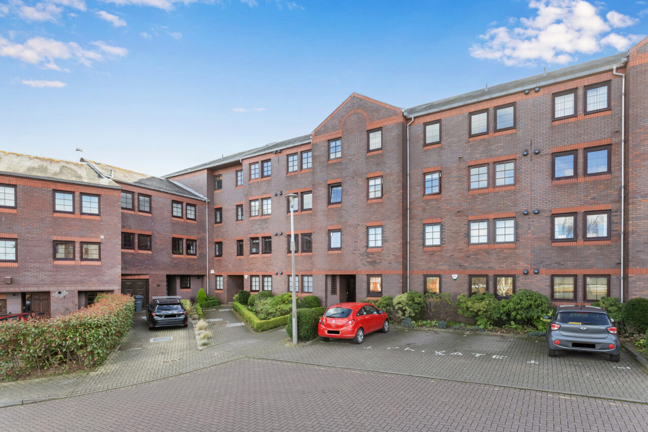 93/2 Orchard Brae Avenue, EDINBURGH, EH4 2UT