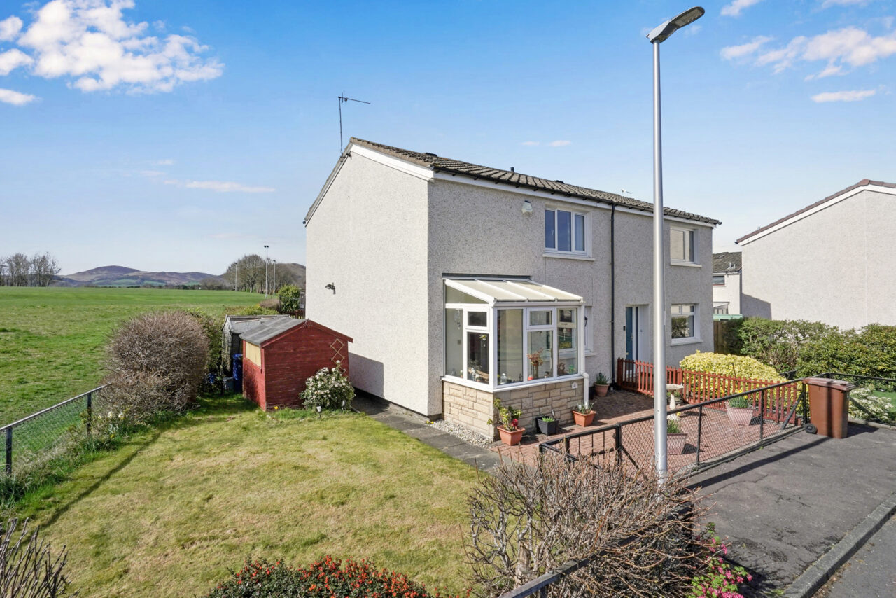 47 Burghlee Crescent, Loanhead, EH20 9BL
